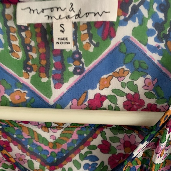 100% Silk tee Very sheer but beautiful - Picture 1 of 3